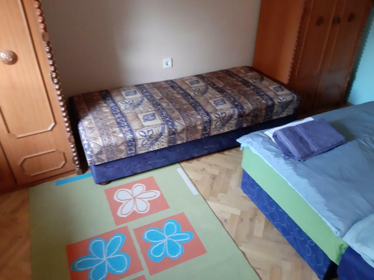 Andi Ueduelohaz Szolnok Extérieur photo